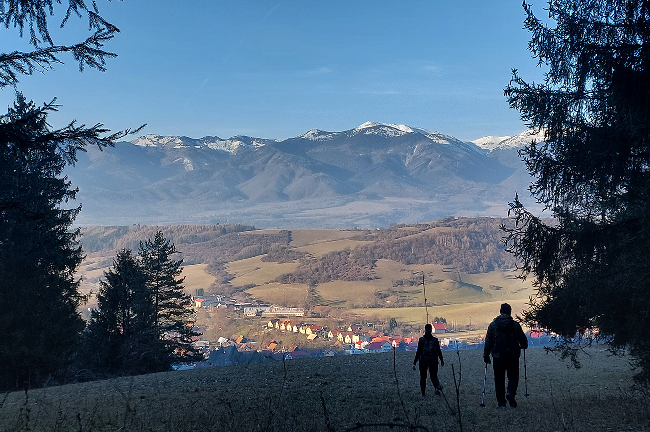 Von_z_lesa_do_panorámy_nad_Podhradím...