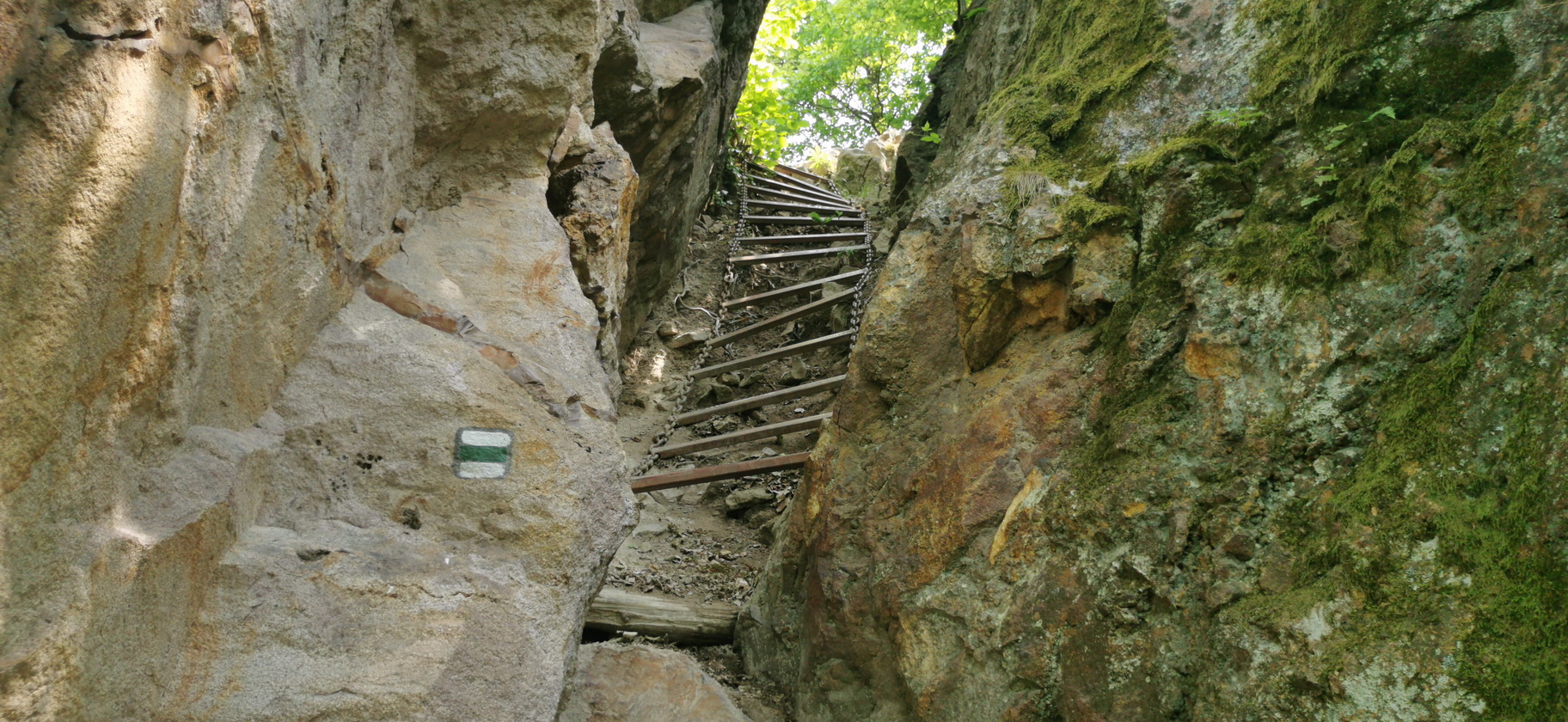 značka vedie aj takýmto komínom značka_vedie_aj_takýmto_komínom