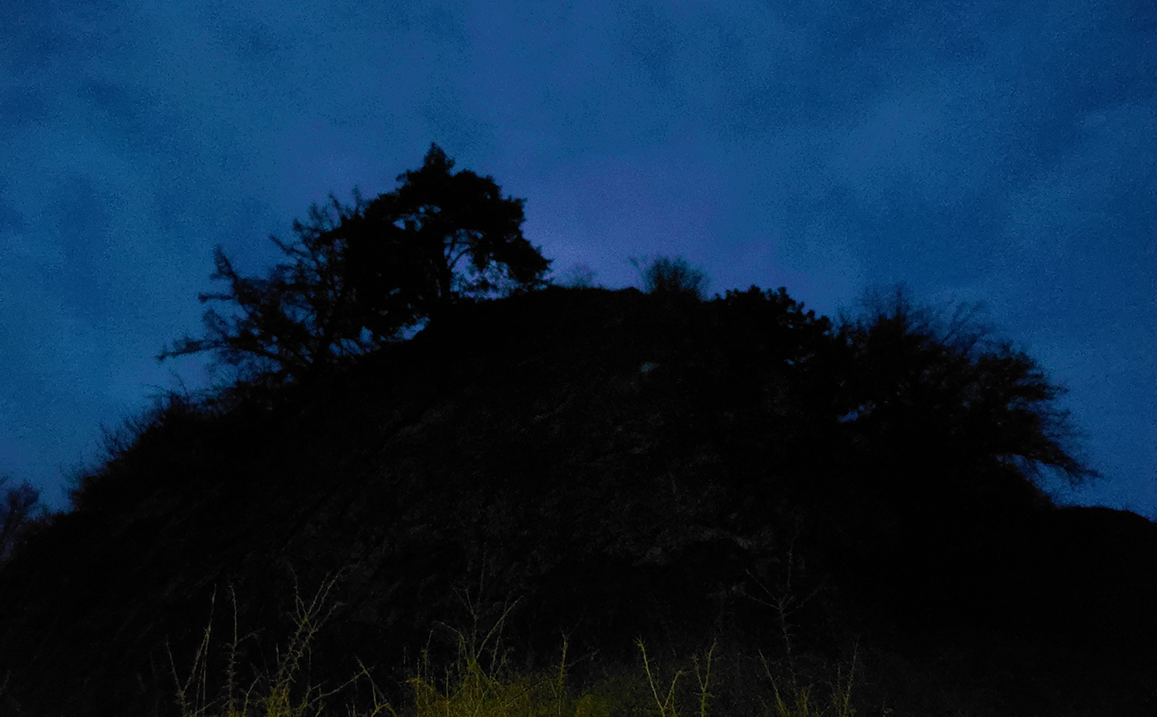 ...a_popod_sučiansku_Skalu_už_len_po_hmate_a_po_pamäti.