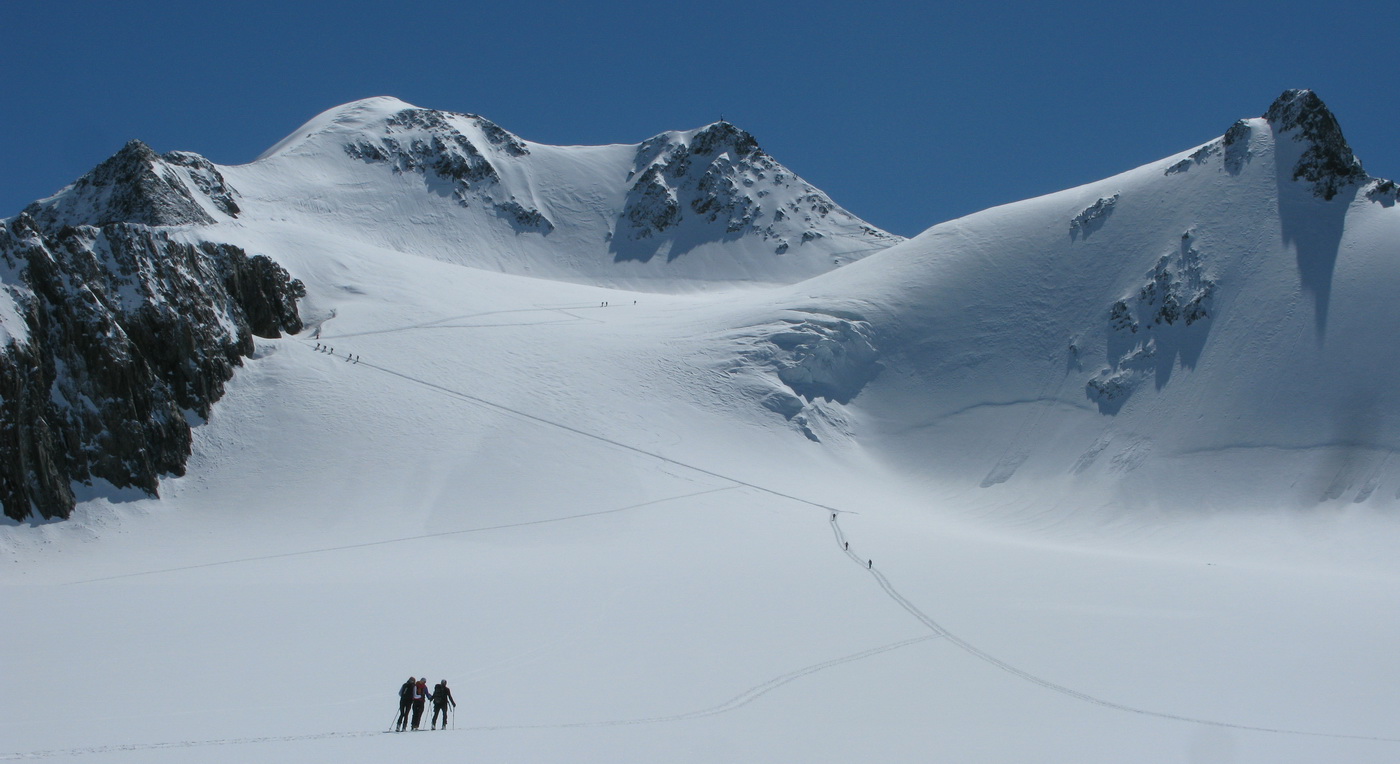 Ötztalske-alpy-wildspitze-3770m-na-skialpoch